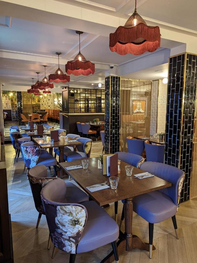 Hotel Cromwell Стивънидж Екстериор снимка