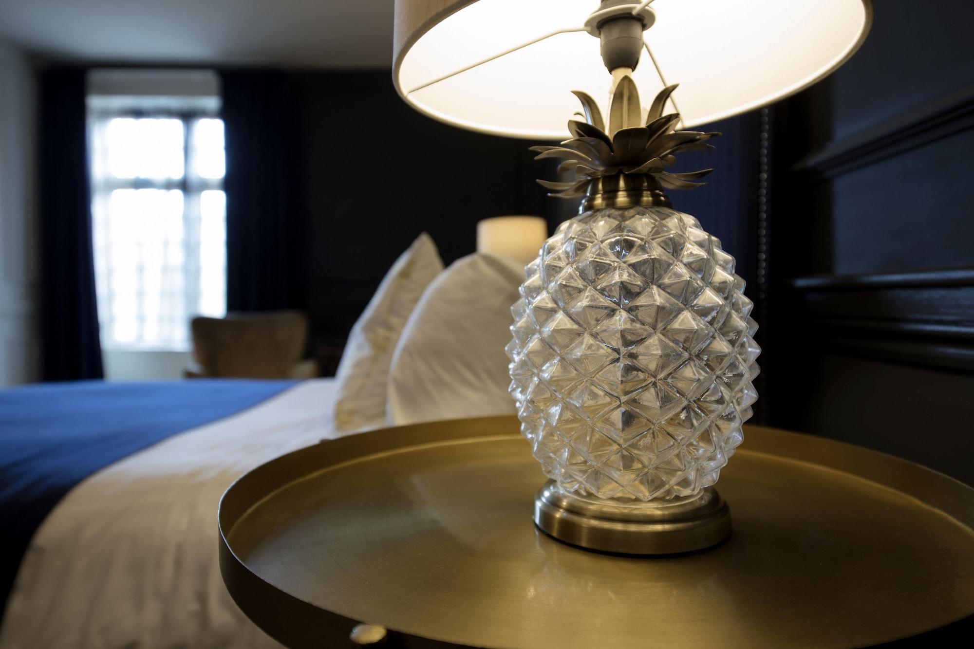 Hotel Cromwell Стивънидж Екстериор снимка