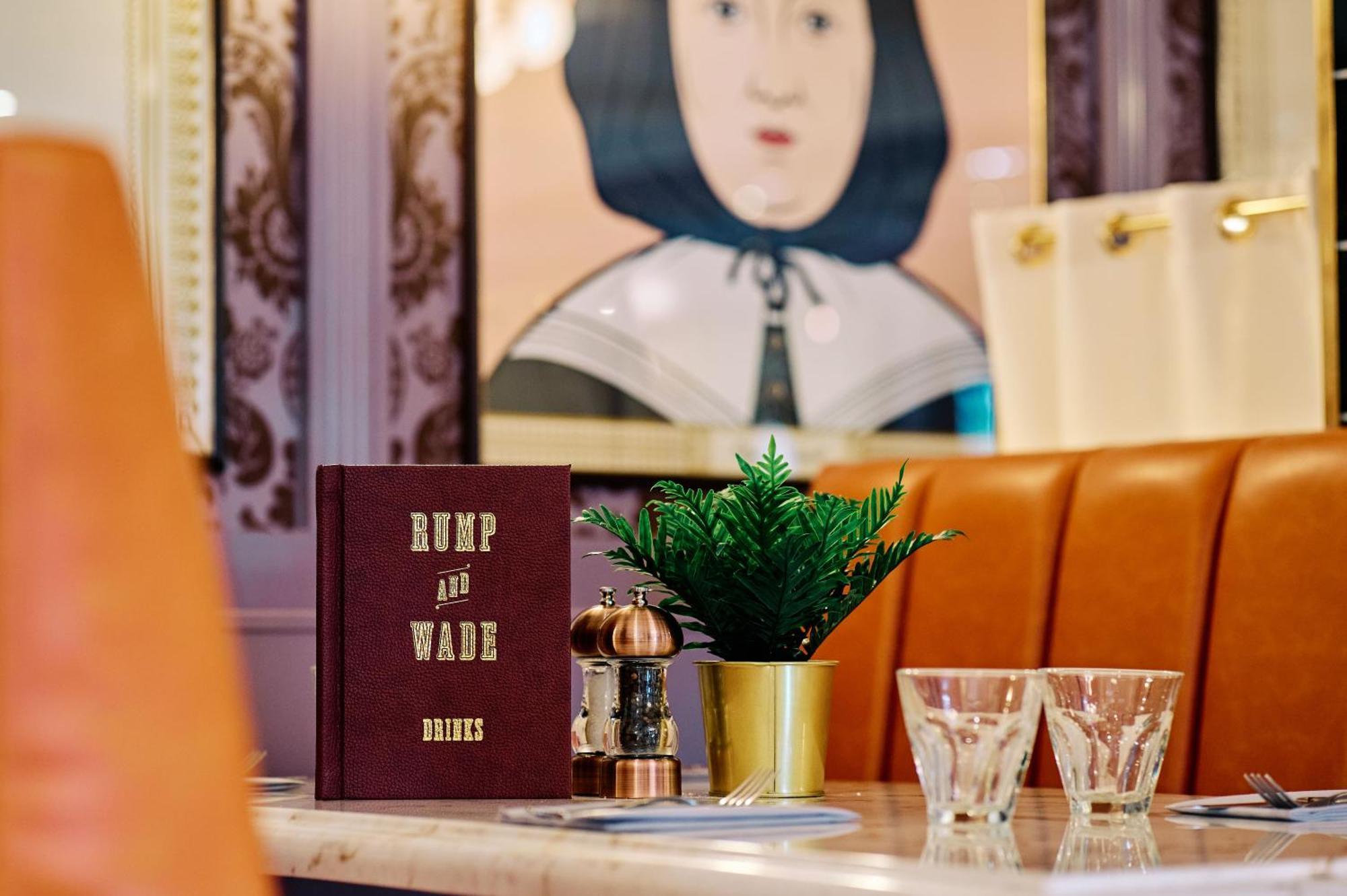 Hotel Cromwell Стивънидж Екстериор снимка