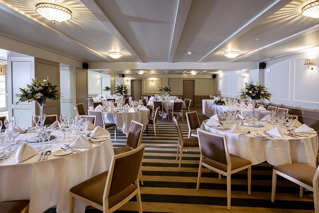 Hotel Cromwell Стивънидж Екстериор снимка