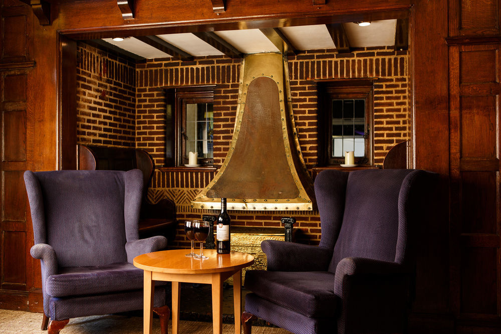 Hotel Cromwell Стивънидж Екстериор снимка