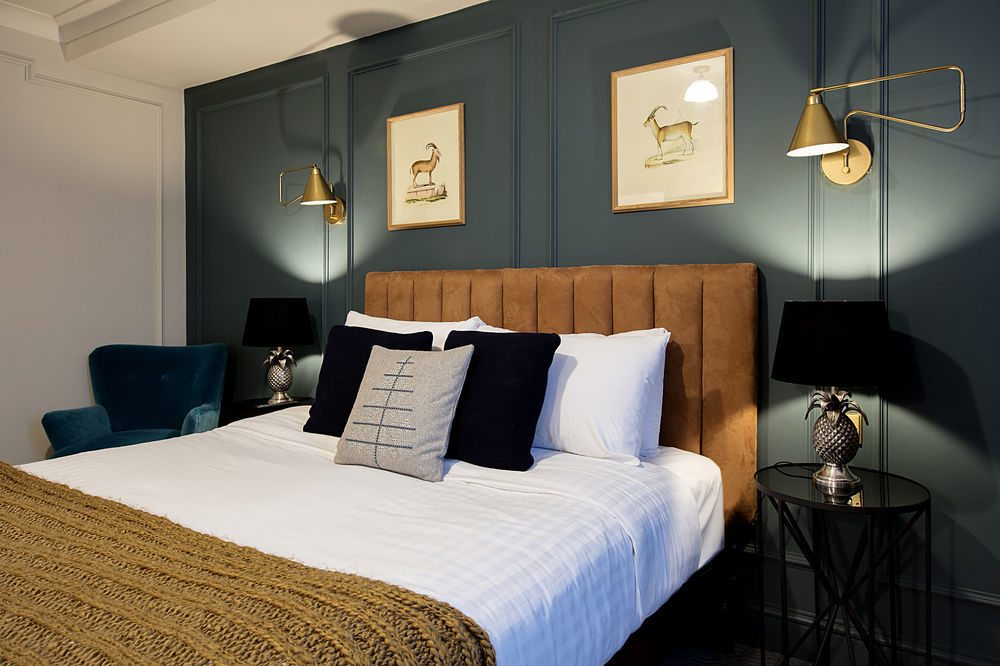Hotel Cromwell Стивънидж Екстериор снимка