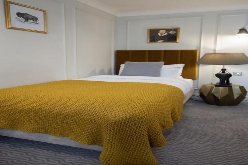 Hotel Cromwell Стивънидж Екстериор снимка