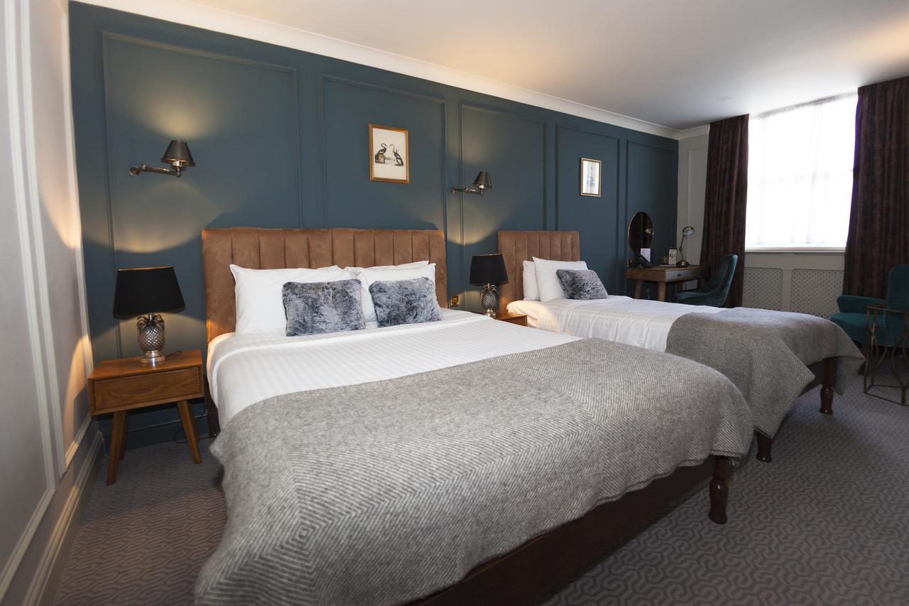 Hotel Cromwell Стивънидж Екстериор снимка